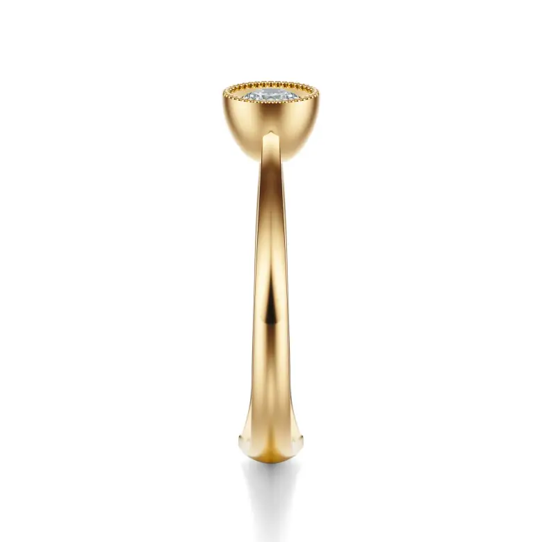 Złoty pierścionek zaręczynowy